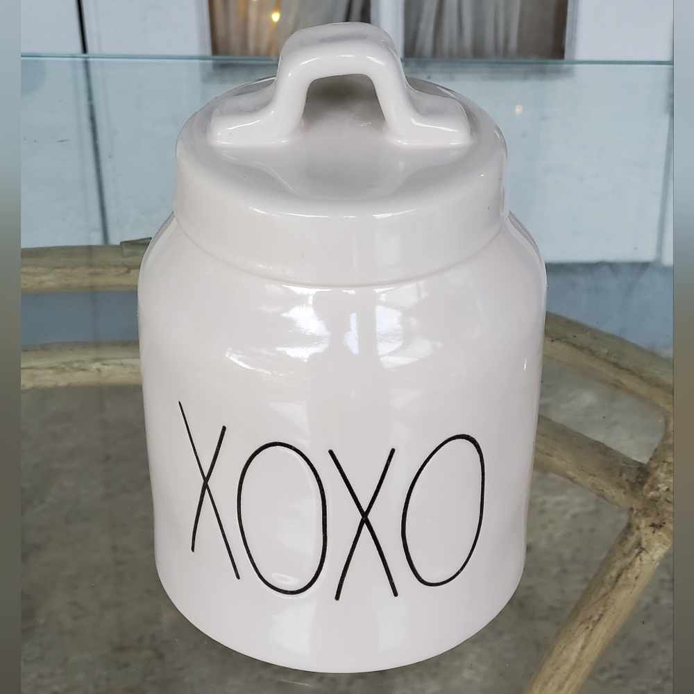 Rae Dunn XOXO Valentines Cookie Or Sugar Jar, Artisan Collection By Magenta
